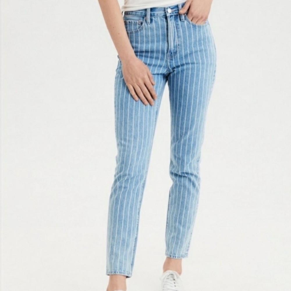 American Eagle Pinstripe Light Wash Mom Jeans Y2K Retro 80s Cotton Crop Size 6